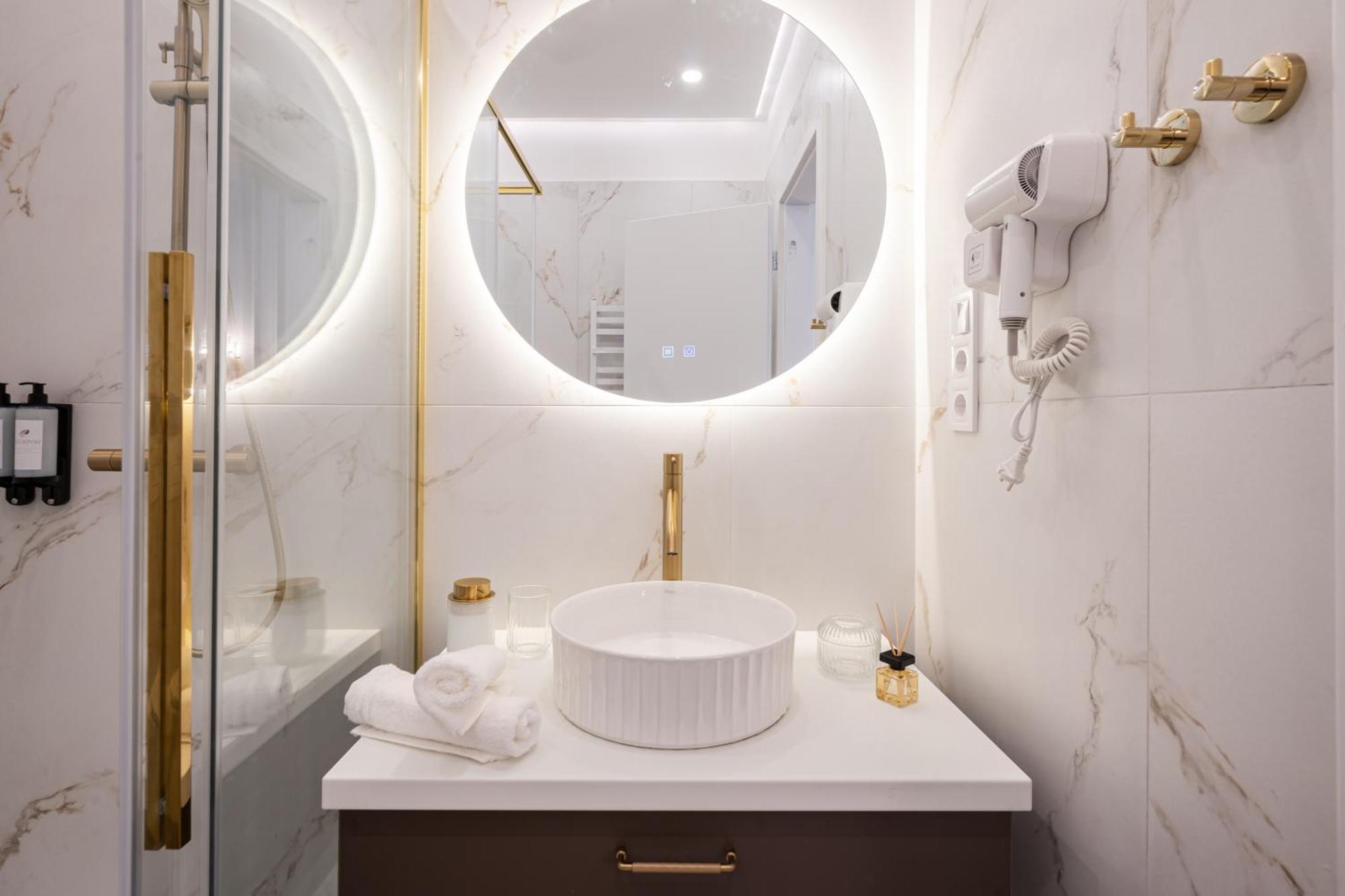 A20 - Boutique Location, By Bqa Budapesta