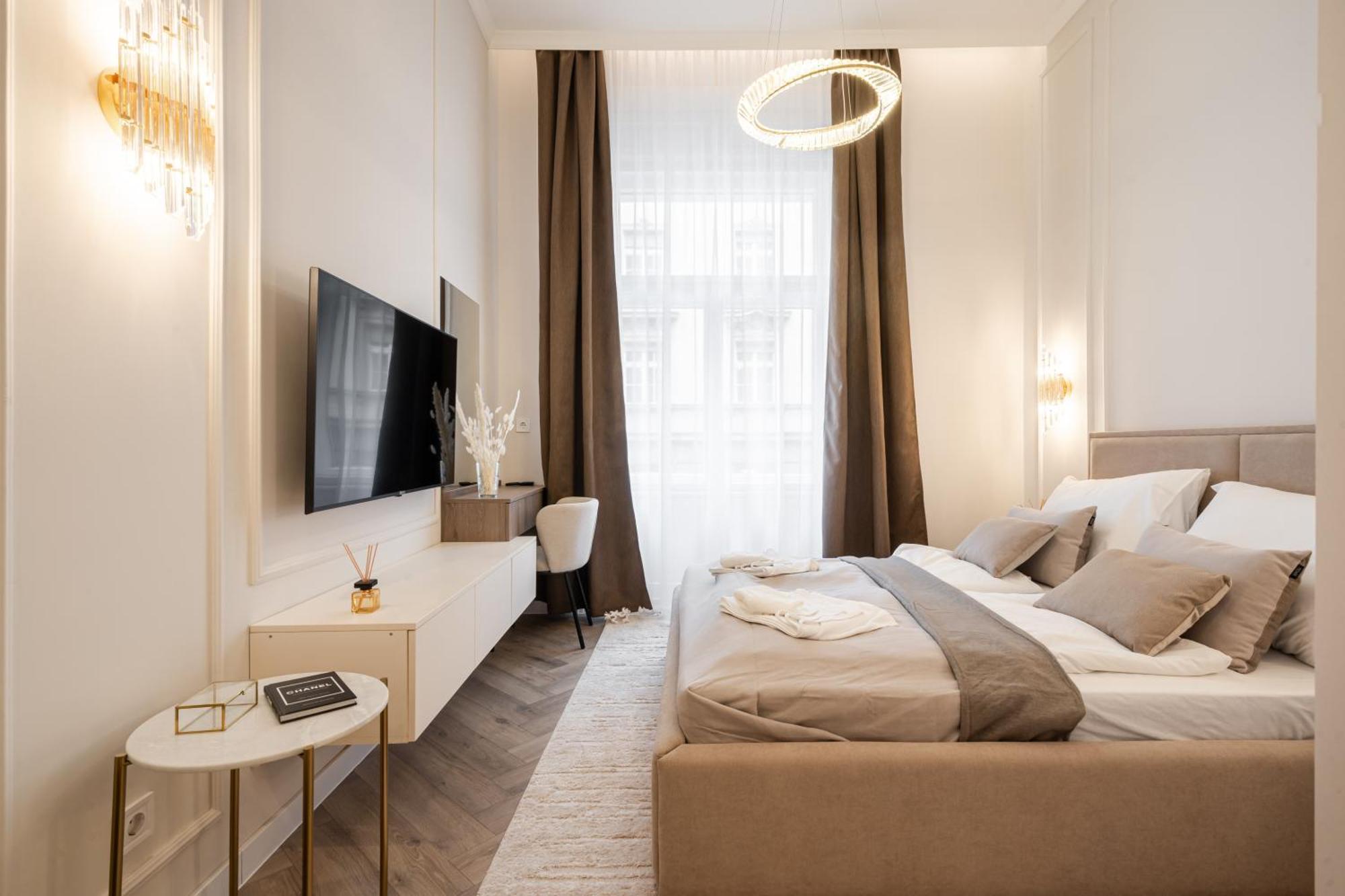 A20 - Boutique Location, By Bqa Budapesta